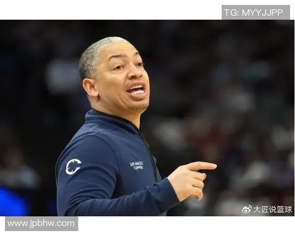 泰伦卢称比尔为复出拼尽全力希望他保持自我帮助球队再创佳绩